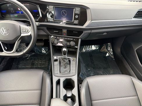 Used 2024 Volkswagen Jetta SE image 18