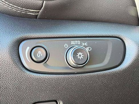 Used 2025 Chevrolet Blazer LT image 21