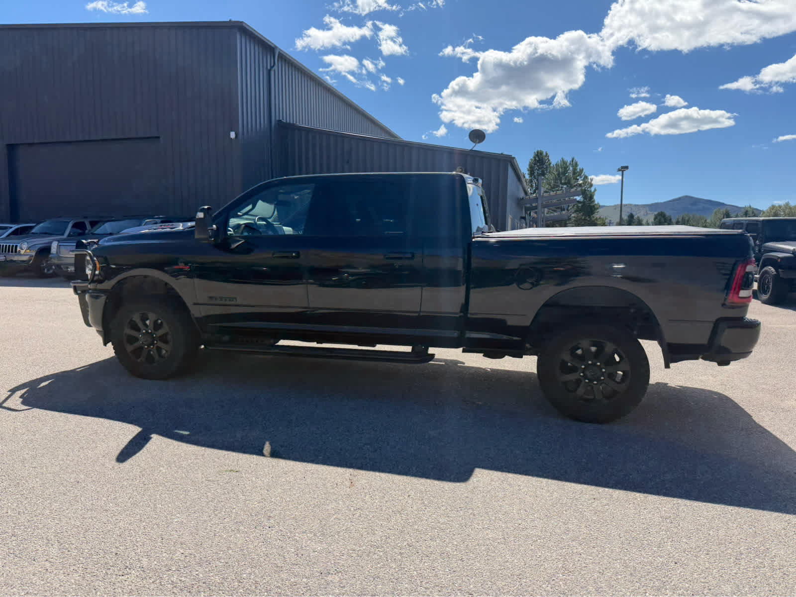 Used 2023 RAM 2500 Laramie AWD/4WD image 16