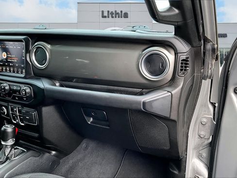 Used 2023 Jeep Wrangler Sahara image 24