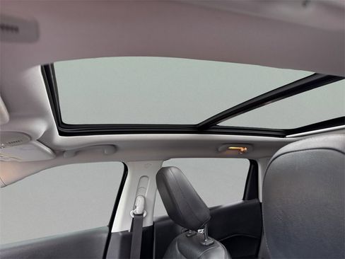 Used 2019 Jeep Compass Limited image 18