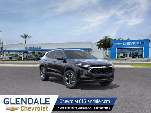 New 2026 Chevrolet Trax LT w/ Driver Confidence Package FWD image 1