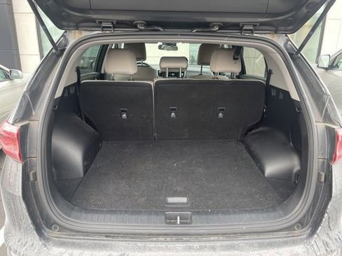 Used 2021 Kia Sportage LX image 11