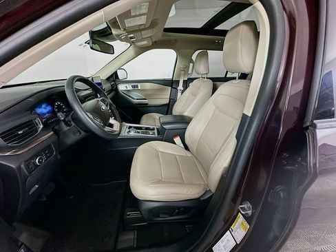 Certified 2023 Ford Explorer Limited w/ Limited Technology Package AWD/4WD image 29