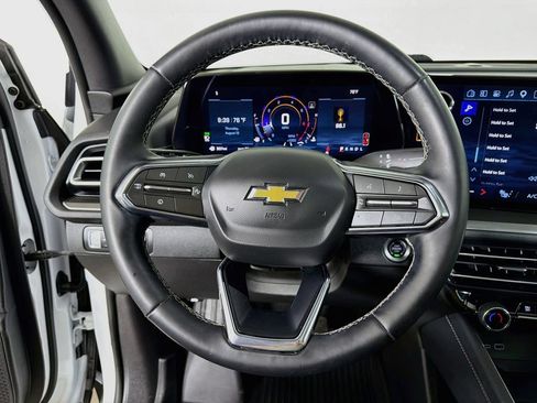 Used 2025 Chevrolet Traverse LT w/ Sun and Wheel Package AWD/4WD image 13