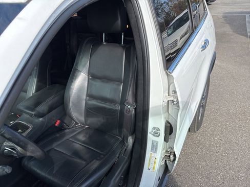 Used 2017 Jeep Grand Cherokee Limited image 3