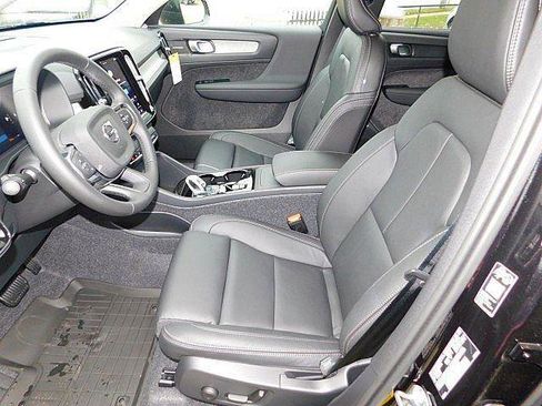 New 2026 Volvo XC40 B5 Ultra w/ Climate Package AWD/4WD image 14