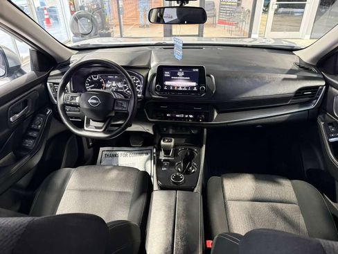 Used 2025 Nissan Rogue SV image 23