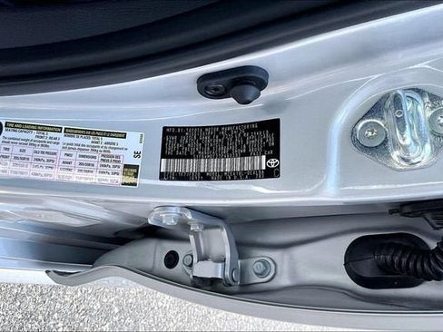 Used 2026 Toyota Corolla LE FWD image 33