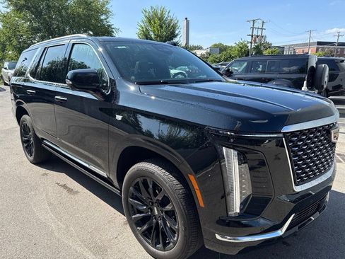 Used 2025 Cadillac Escalade Premium Luxury w/ Touring Package AWD/4WD image 6