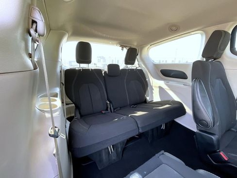 Used 2023 Chrysler Voyager LX FWD image 19