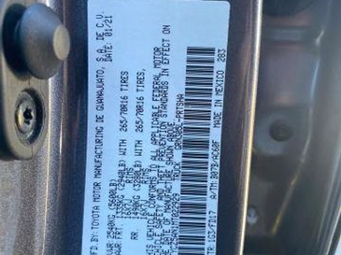 Used 2021 Toyota Tacoma TRD Off-Road image 16