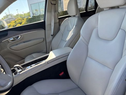Used 2024 Volvo XC90 B5 Plus w/ Protection Package Premier AWD/4WD image 18