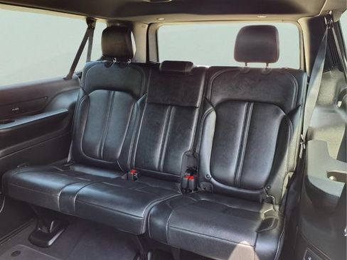 Used 2024 Jeep Wagoneer L Series II w/ Flexible Seating Group AWD/4WD image 13