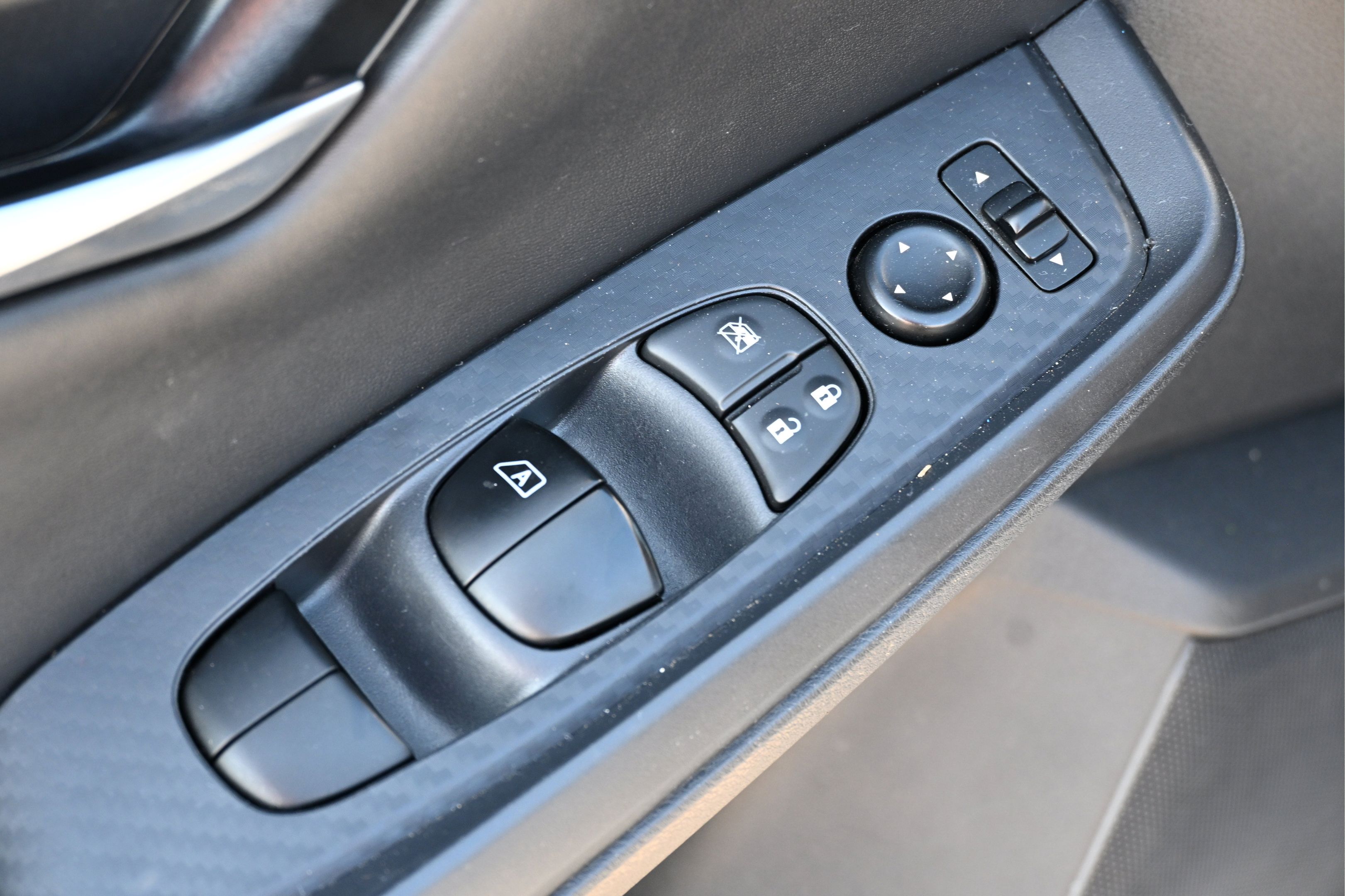 Used 2021 Nissan Sentra SV FWD image 14