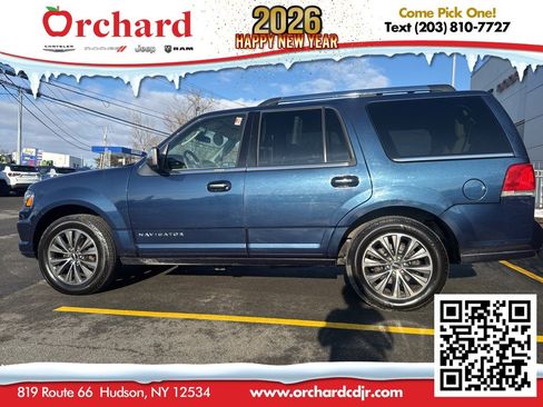 Used 2017 Lincoln Navigator Select image 5