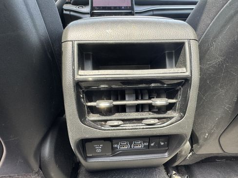Used 2023 Jeep Grand Cherokee 4WD 4xe image 17