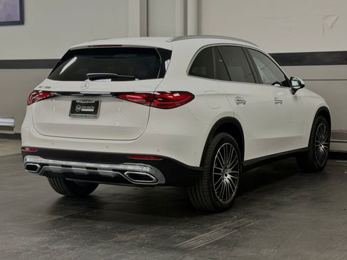 Used 2026 Mercedes-Benz GLC 300 image 12