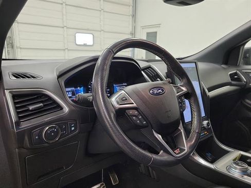 Used 2022 Ford Edge ST image 20