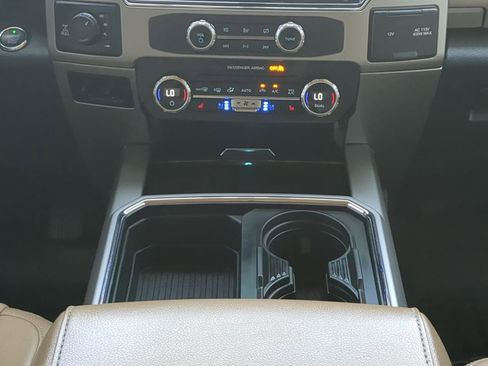 Certified 2022 Ford F250 Lariat w/ Lariat Ultimate Package image 17