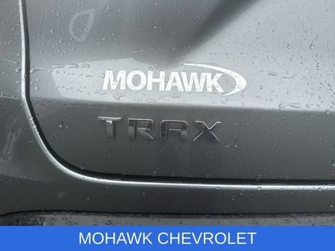 Used 2025 Chevrolet Trax LT w/ Driver Confidence Package FWD image 31