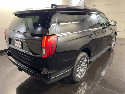 New 2025 Ford Expedition Active image 6