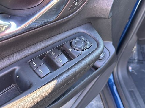 Certified 2023 GMC Terrain SLT image 27