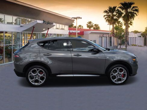 Used 2024 Alfa Romeo Tonale Ti AWD/4WD image 2