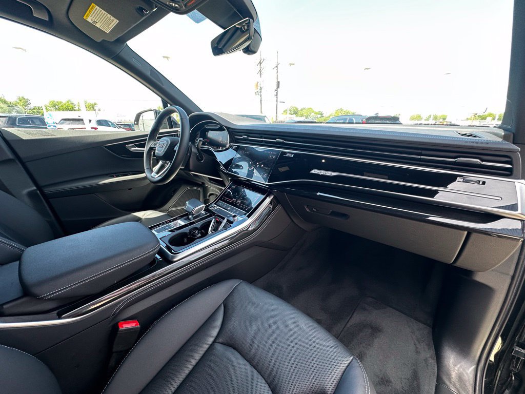 Used 2025 Audi Q7 3.0T Premium Plus w/ Premium Plus Package AWD/4WD image 30
