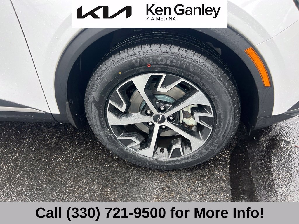 Certified 2025 Kia Sportage EX w/ Premium Package AWD/4WD image 20