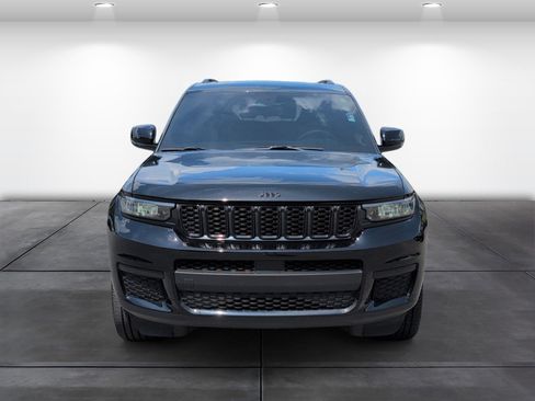 Used 2025 Jeep Grand Cherokee L Altitude AWD/4WD image 6