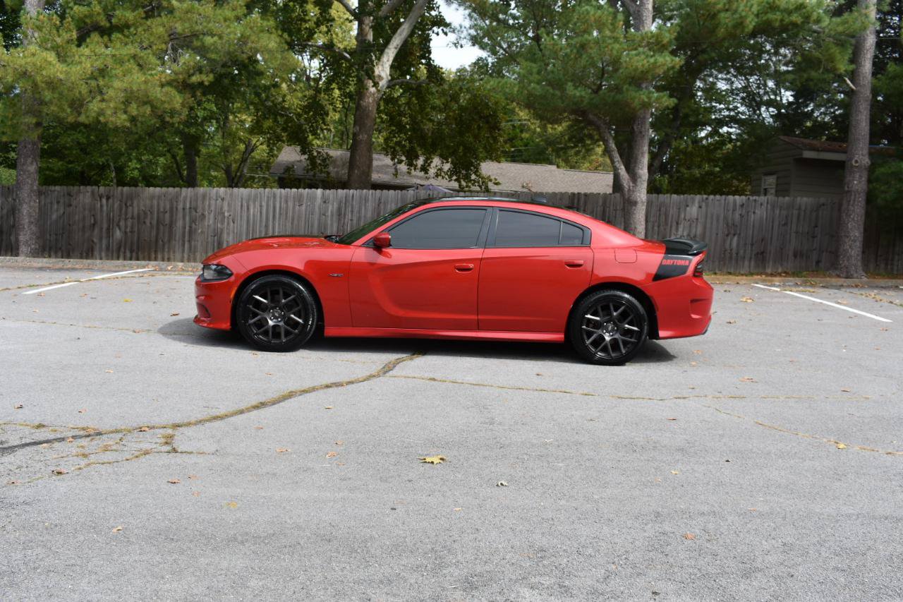 Used 2017 Dodge Charger R/T RWD image 3