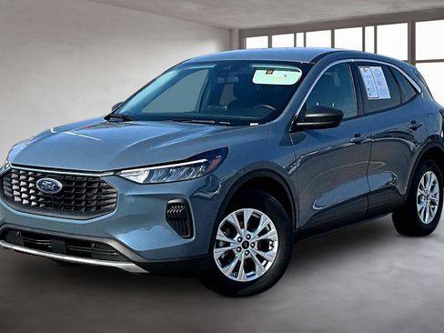 Used 2023 Ford Escape Active image 2