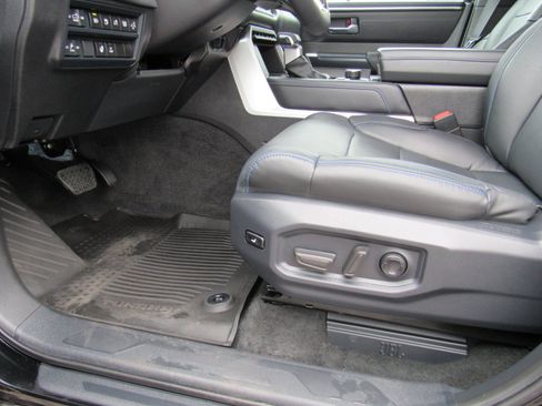 Used 2025 Toyota Tundra Platinum AWD/4WD image 15