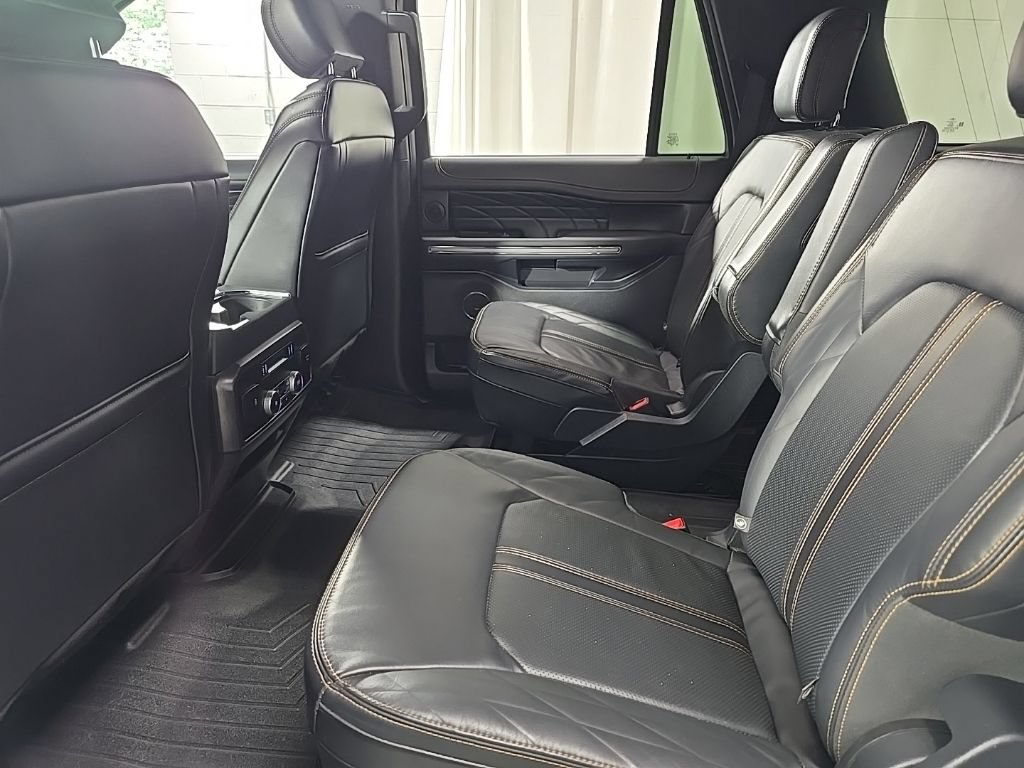 Used 2024 Ford Expedition Max Platinum AWD/4WD image 30