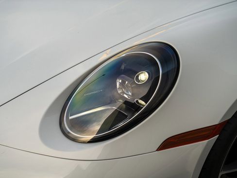 Certified 2021 Porsche 911 Carrera 4S image 29