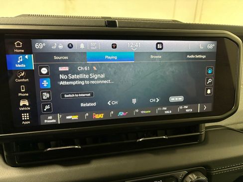 Used 2024 Jeep Wrangler Unlimited Sahara AWD/4WD image 16
