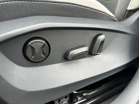 New 2026 Volkswagen Taos SE AWD/4WD image 9
