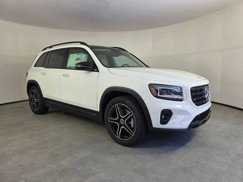 New 2026 Mercedes-Benz GLB 250 image 1