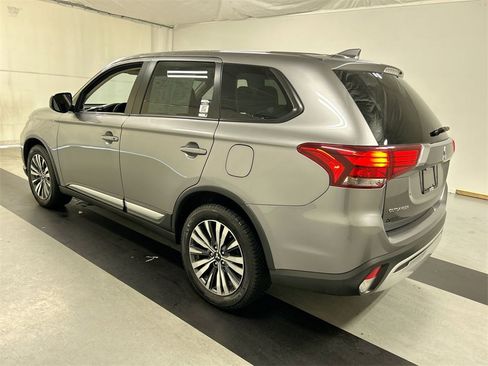 Used 2020 Mitsubishi Outlander ES image 7