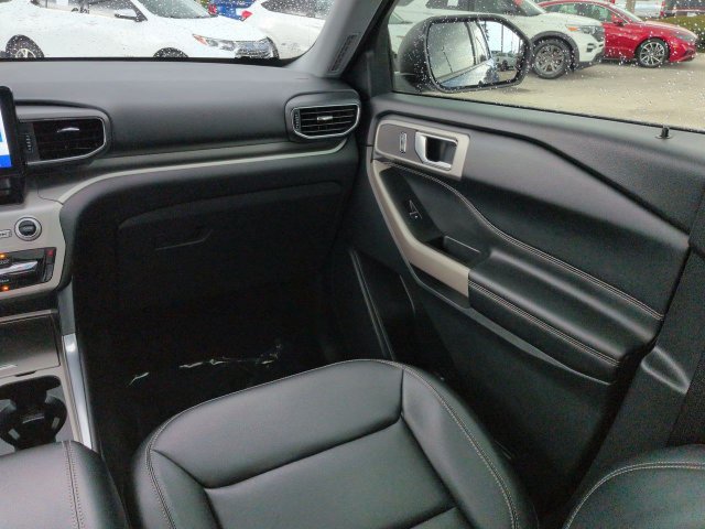 Certified 2022 Ford Explorer XLT w/ Equipment Group 202A RWD image 16