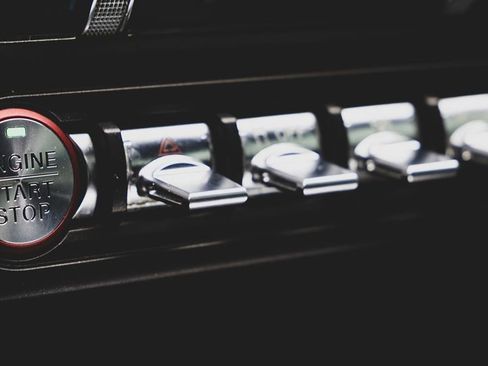 Used 2018 Ford Mustang Coupe w/ Equipment Group 101A image 6