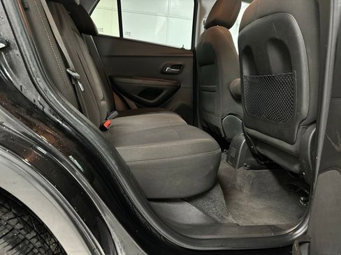 Used 2020 Chevrolet Trax LS w/ Tint and Cruise Package FWD image 19