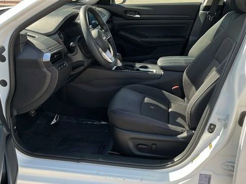 Used 2025 Nissan Altima 2.5 SV image 17