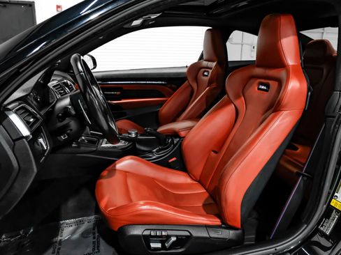 Used 2019 BMW M4 Coupe w/ Competition Package RWD image 30