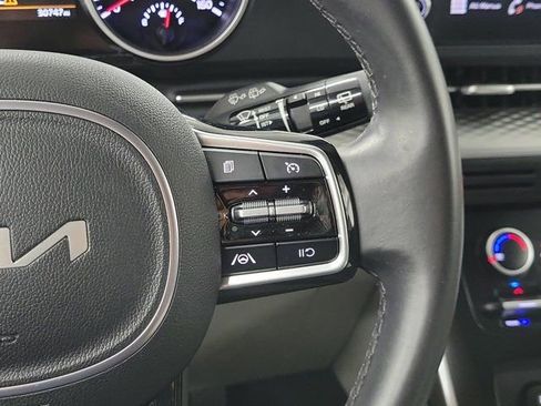 Used 2024 Kia Carnival LX FWD image 28