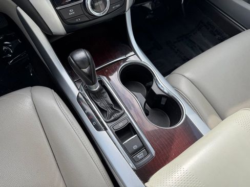 Used 2017 Acura TLX image 16