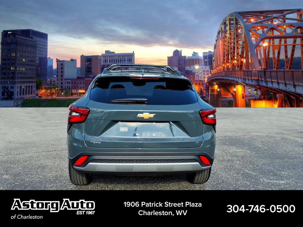 Used 2026 Chevrolet Trax LT w/ LT Convenience Package FWD image 4