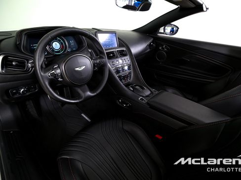 Used 2020 Aston Martin DB11 Volante RWD image 13