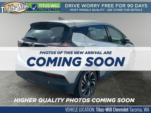 Used 2022 Chevrolet Bolt LT FWD image 4